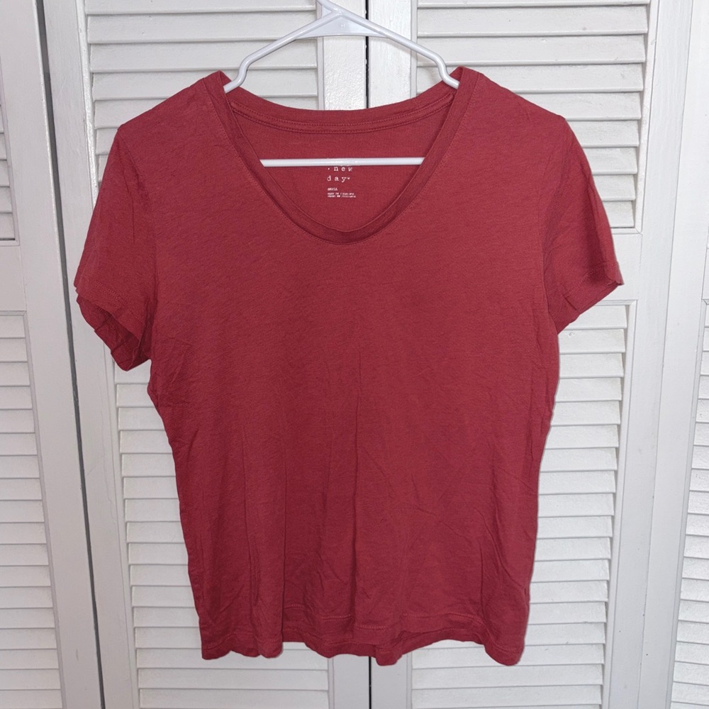 a New Day Dusty Red Scoop Neck Short Sleeve Tee